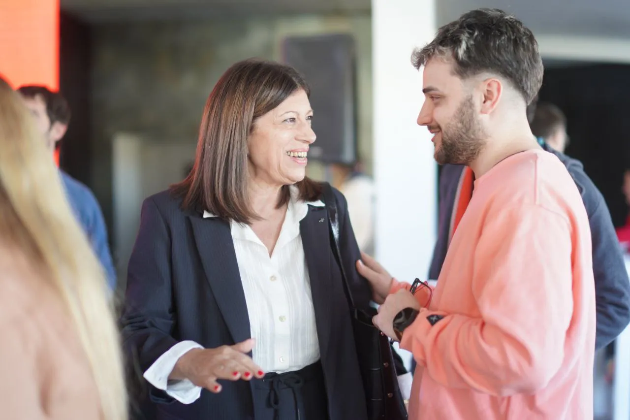 photo_4911691421539478515_y